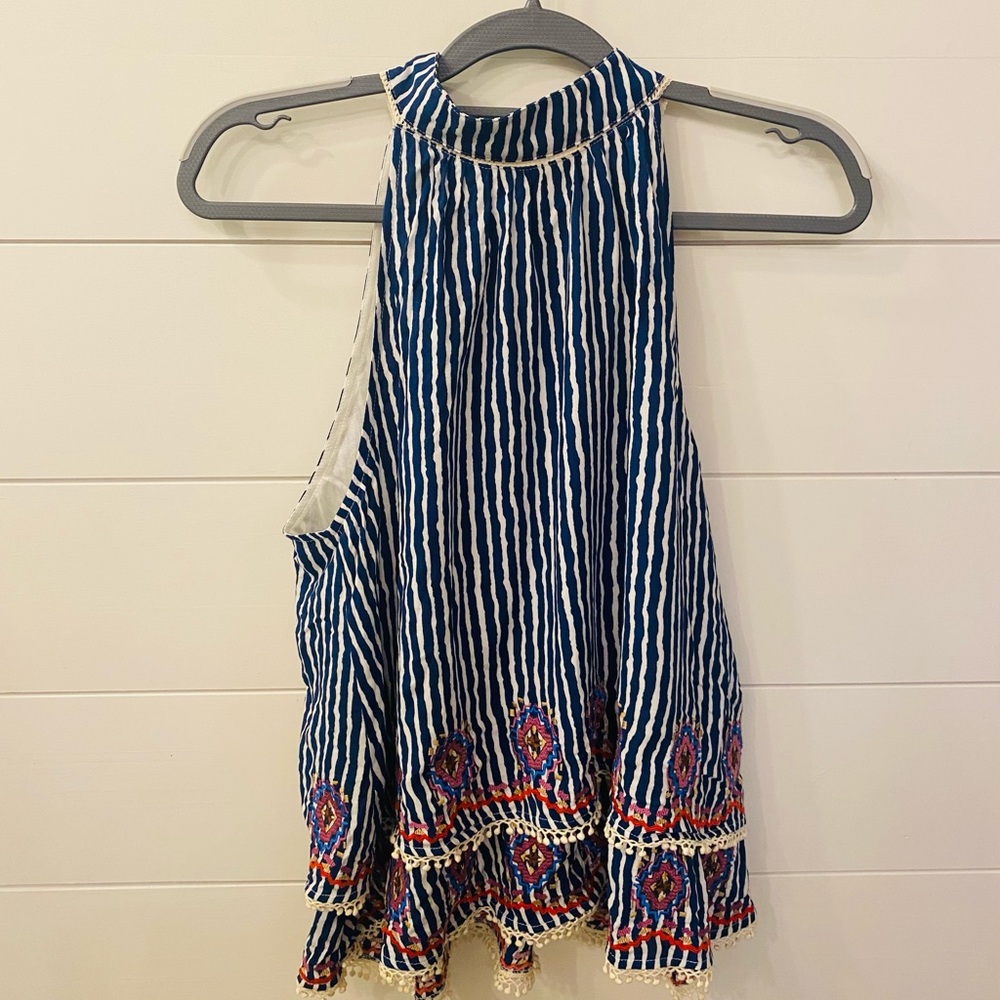 Women’s NWT sleeveless tank blouse. Size L. Blue/White Stripe.